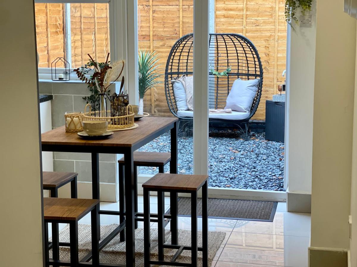 Urban 3 Bedroom Home In Kings Heath-Great Location バーミンガム エクステリア 写真