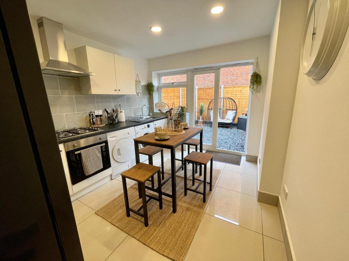 Urban 3 Bedroom Home In Kings Heath-Great Location バーミンガム エクステリア 写真