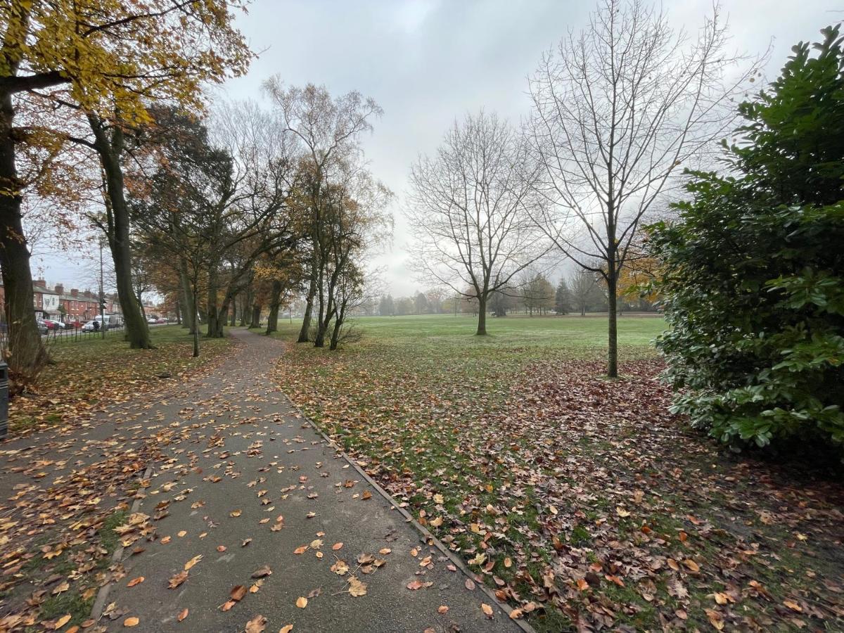 Urban 3 Bedroom Home In Kings Heath-Great Location バーミンガム エクステリア 写真