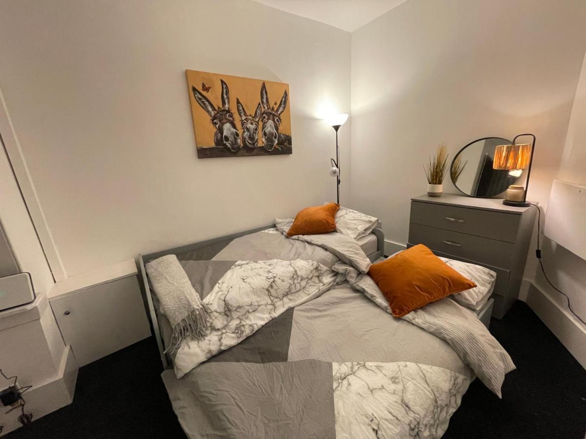 Urban 3 Bedroom Home In Kings Heath-Great Location バーミンガム エクステリア 写真