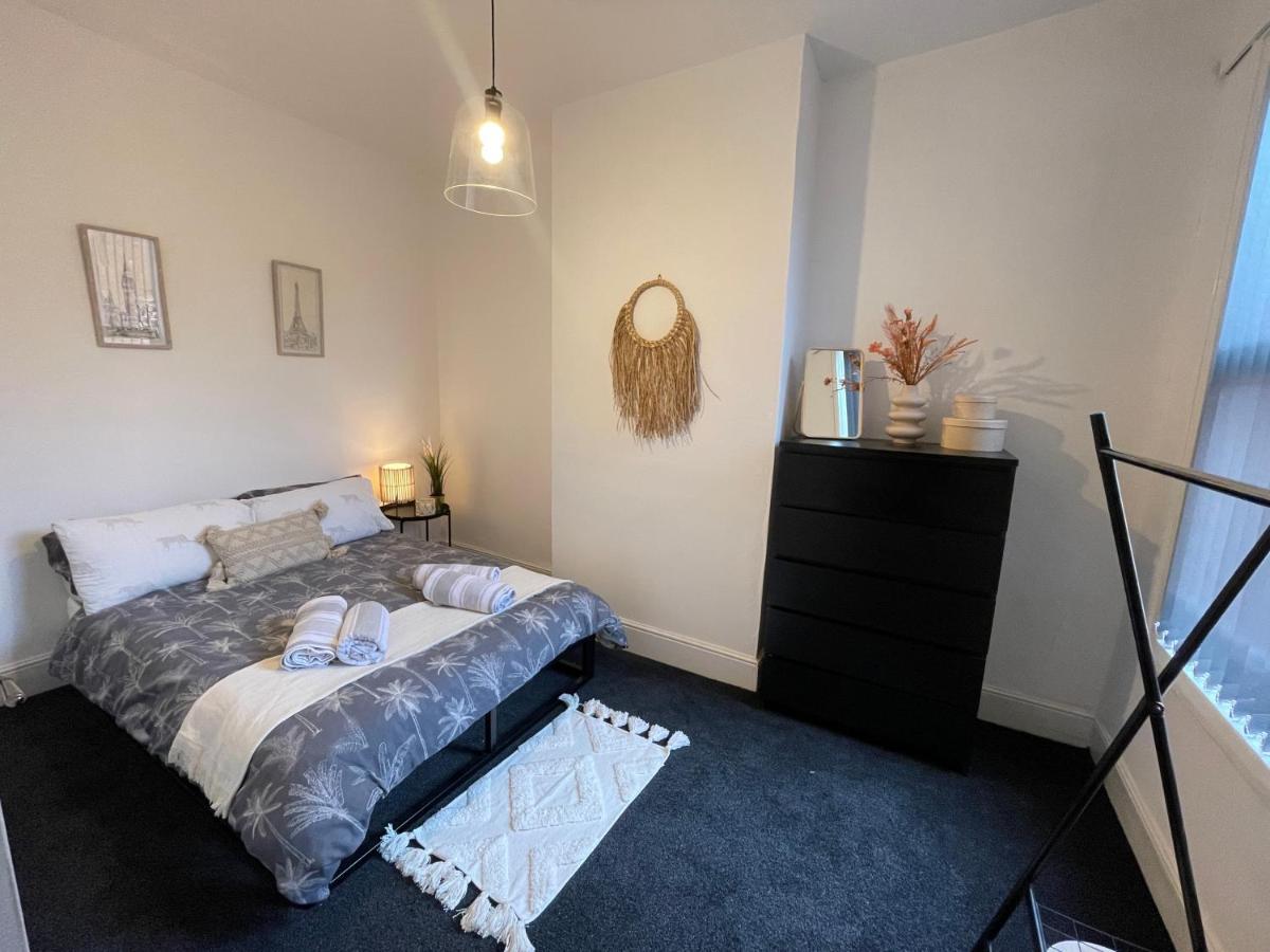 Urban 3 Bedroom Home In Kings Heath-Great Location バーミンガム エクステリア 写真